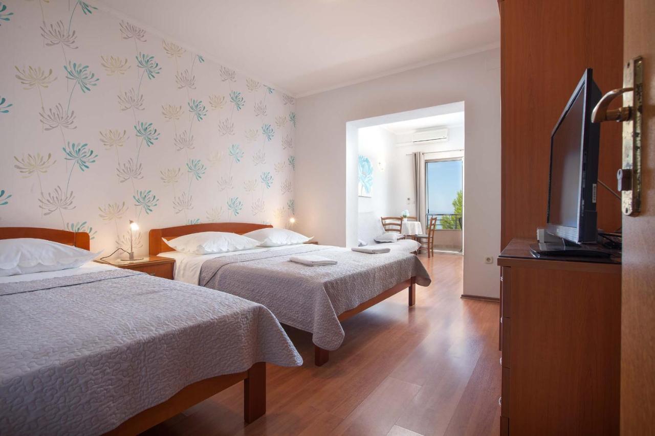 Apartments Marijan - Beachfront Tucepi Luaran gambar
