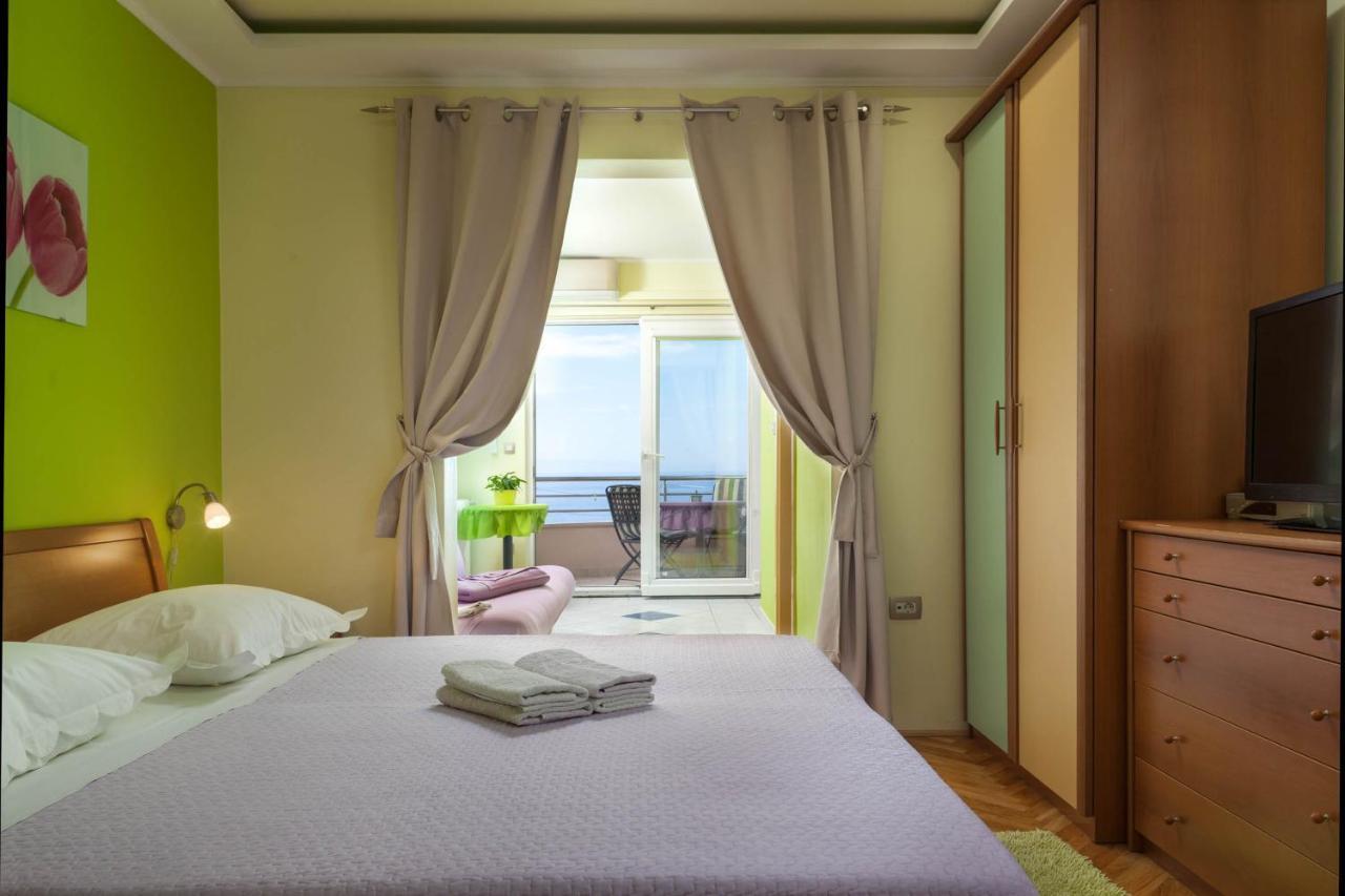 Apartments Marijan - Beachfront Tucepi Luaran gambar
