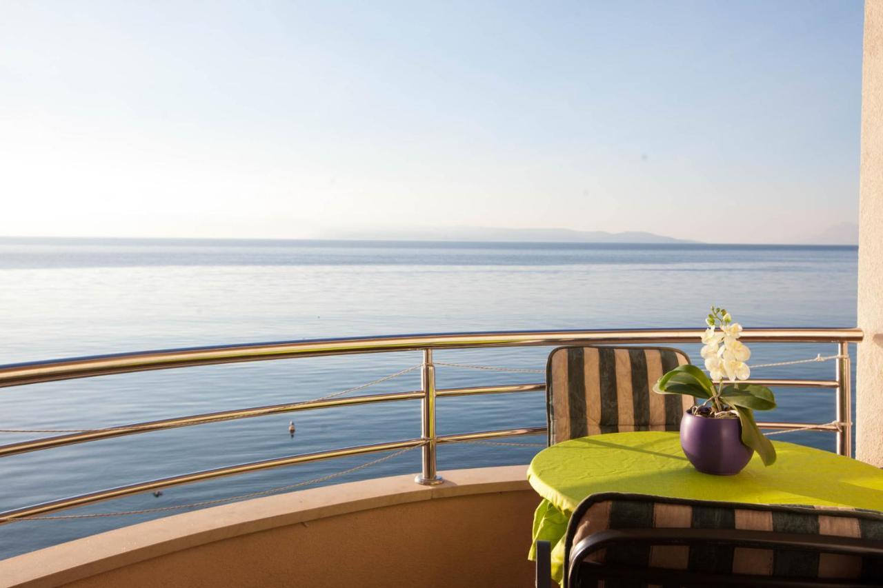 Apartments Marijan - Beachfront Tucepi Luaran gambar