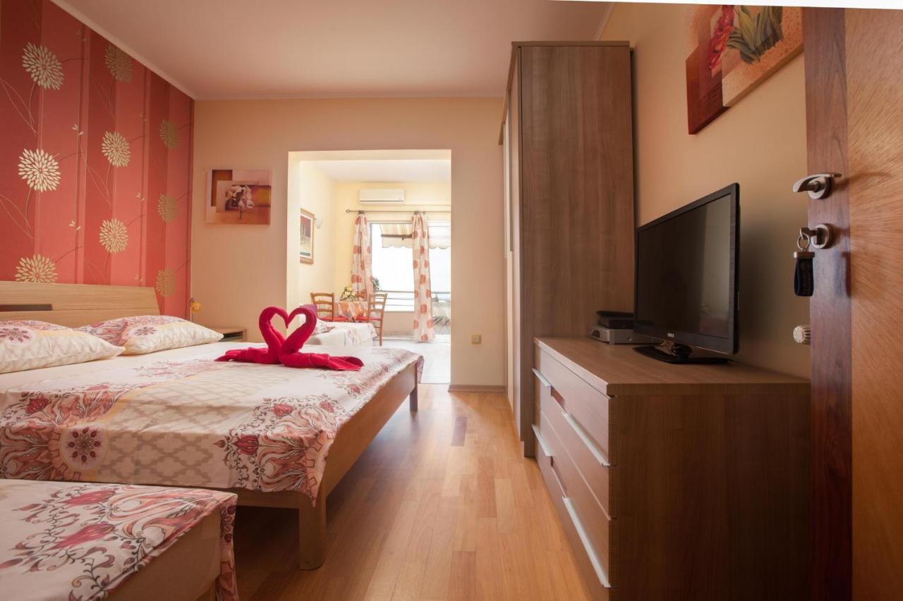 Apartments Marijan - Beachfront Tucepi Luaran gambar