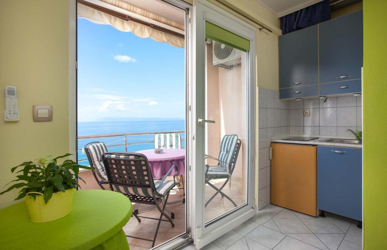 Apartments Marijan - Beachfront Tucepi Luaran gambar