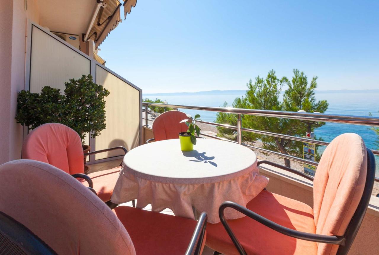Apartments Marijan - Beachfront Tucepi Luaran gambar