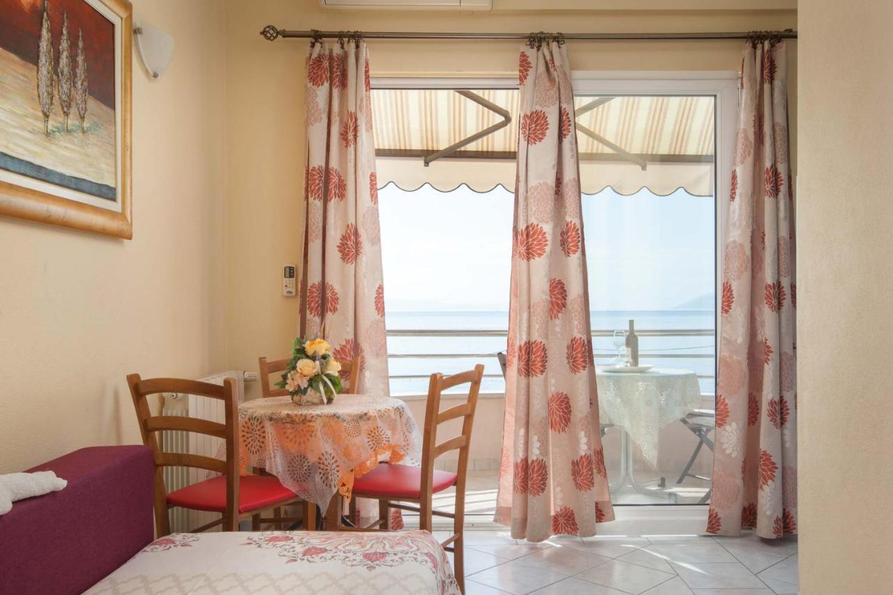 Apartments Marijan - Beachfront Tucepi Luaran gambar